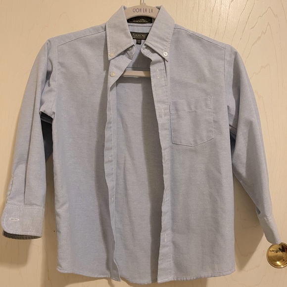 Boys button up in light blue Size 8 - Picture 1 of 3